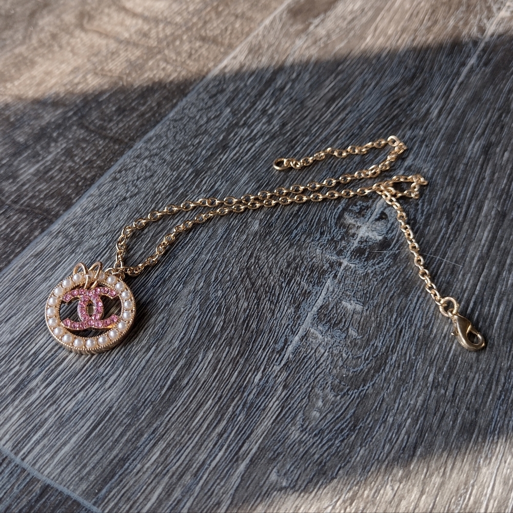 Authentic Chanel Button Necklace - Pink Diamonds And Pearls - Picture 4 of 4